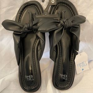 Black Bow flip flops Time And Tru woman’s Size 8